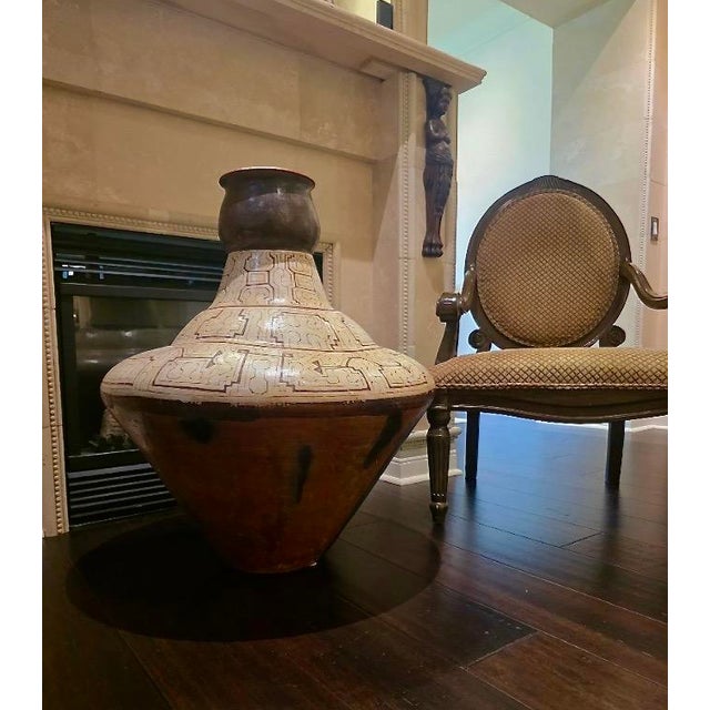 Late 19th Century Monumental Shipibo-Conibo Anthropomorphic Vessel, Circa Late 19th For Sale - Image 5 of 5