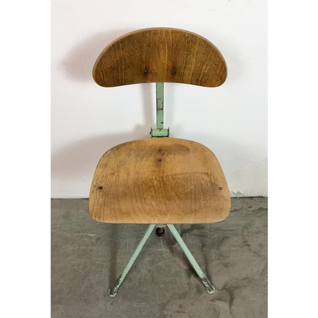 Mid-Century Modern Industrial Green Workshop Chair, 1950s For Sale - Image 3 of 18