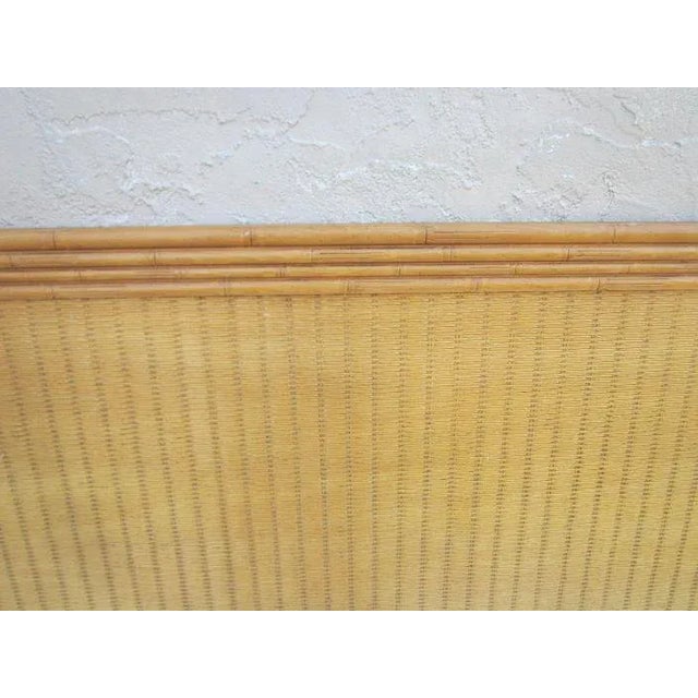 1980s Hollywood Regency Style Faux Bamboo Wood Wicker Queen Headboard in Honey Color For Sale - Image 10 of 11