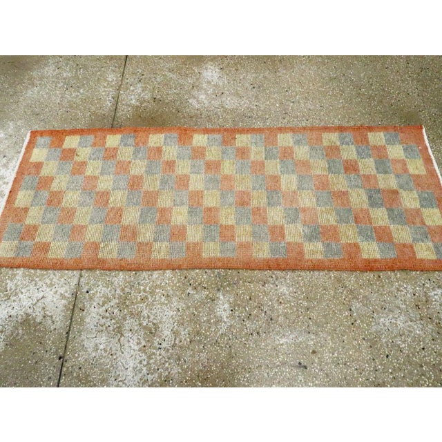 Galerie Shabab Collection Mid-20th Century Turkish Anatolian Rug For Sale - Image 4 of 7