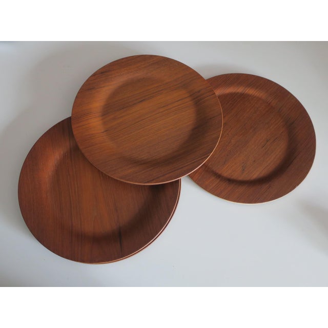 1960s Vintage Danish Plywood Rosewood and Teak Plates from Morsbak, 1960s, Set of 12 For Sale - Image 5 of 11
