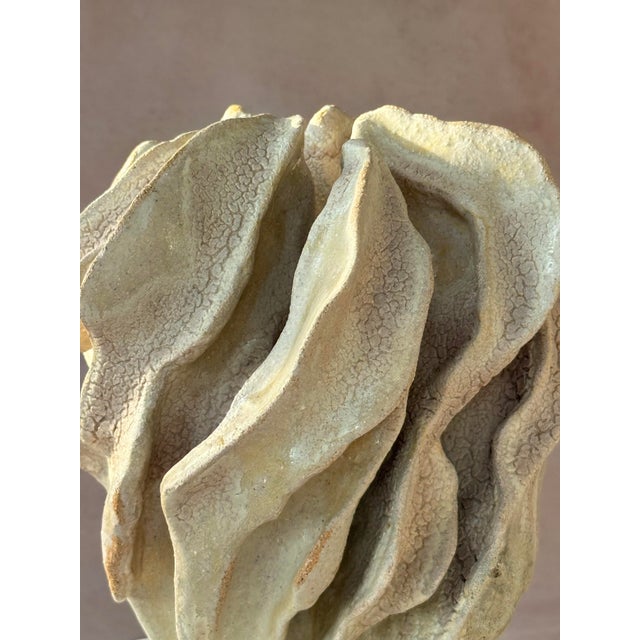 Geoma Kurinuki 7 Sculpture in Clay by Pellizco Ceramica For Sale - Image 6 of 13