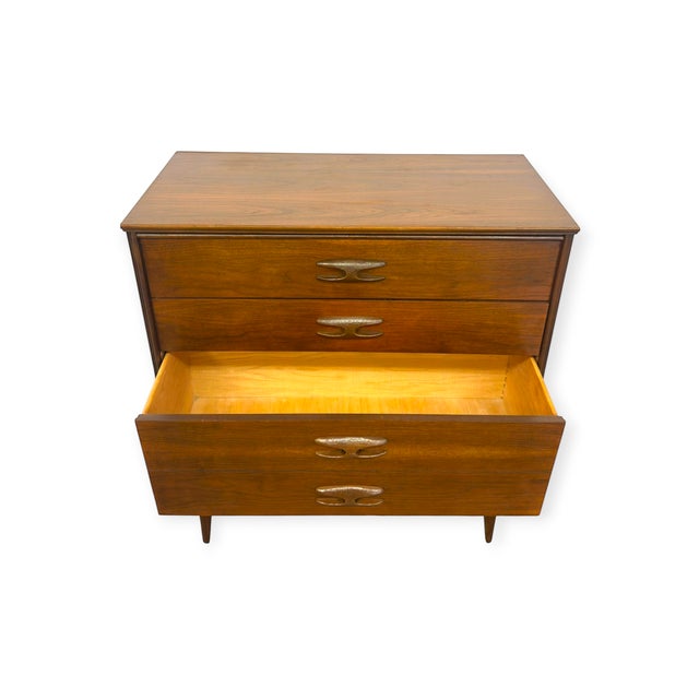 Vintage Mid Century Modern Bassett Furniture 4-Drawer Tallboy Dresser.. For Sale - Image 10 of 10