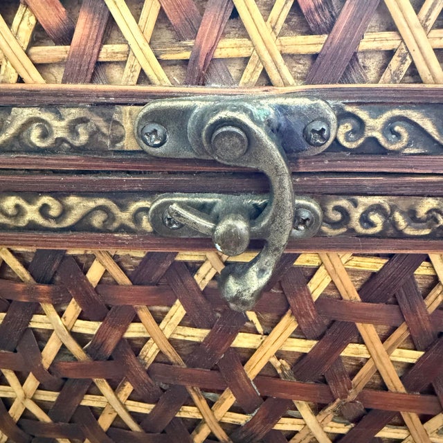 Vintage Bombay Company Woven Bamboo & Rattan Starburst Trunk For Sale - Image 4 of 12