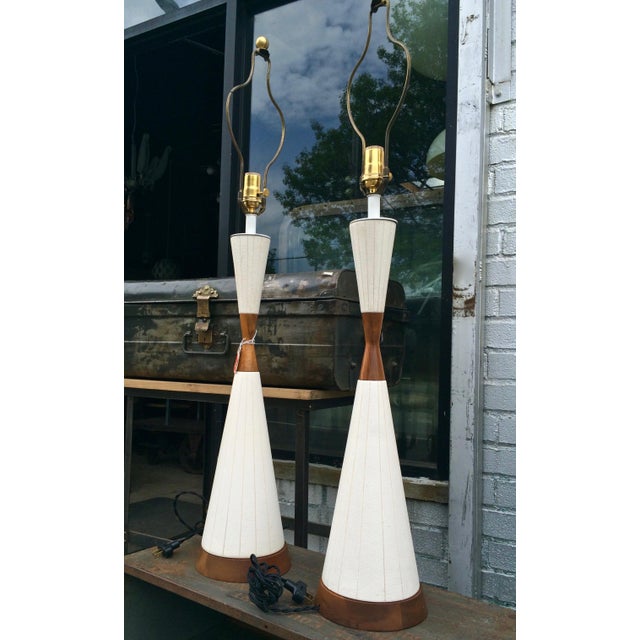 1950s Substantial White Incised Ceramic "Hourglass" Table Lamps, Circa 1960 - A Pair For Sale - Image 5 of 13