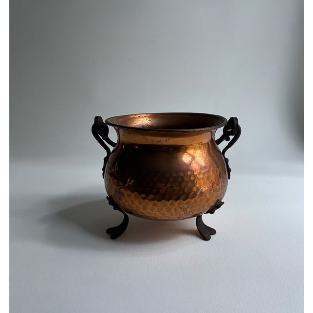 Iron Footed & Handled Hand Hammered Copper Pot, C. 1970's For Sale - Image 13 of 17