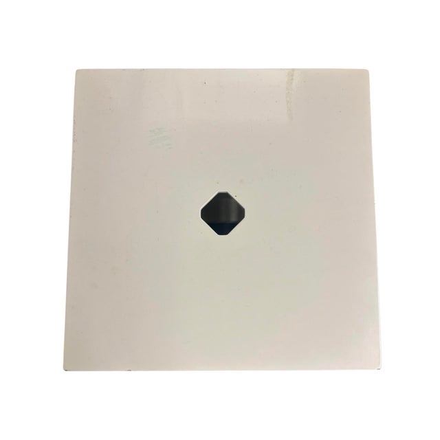 White Lacquered Pedestal For Sale - Image 4 of 4