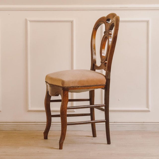 Louis Philippe Chair in Walnut, 1860 For Sale - Image 6 of 13