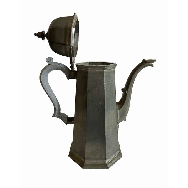 Antique 'Gorham' pewter coffee or tea pot. Nice example of antique American pewter.