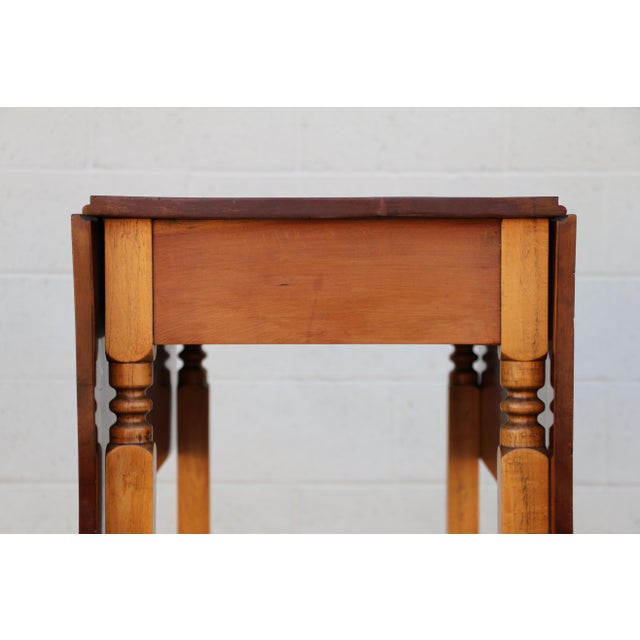 Antique 1920s Farmhouse Drop-Leaf Butterfly Dining Table With Turned Legs For Sale - Image 14 of 18