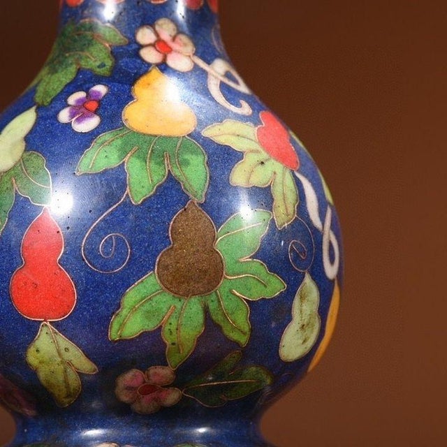 Blue Pair of Vintage Cloisonné Enamel Double-Gourd Vases – Fu Lu Shuang Quan For Sale - Image 8 of 9