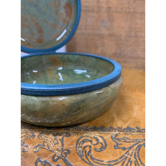 Mid-Century Modern Vintage Italian Hand Carved Amber, Gold and Olive Green Round Alabaster Marble Trinket Box For Sale - Image 3 of 3