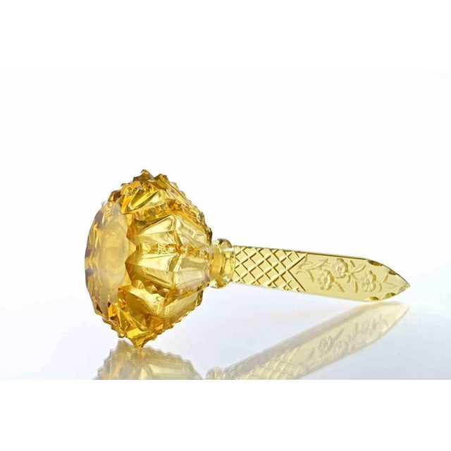 Vintage Bohemian Art Deco crystal perfume bottle. Gilded decorations. Includes its original cap. Very good condition.