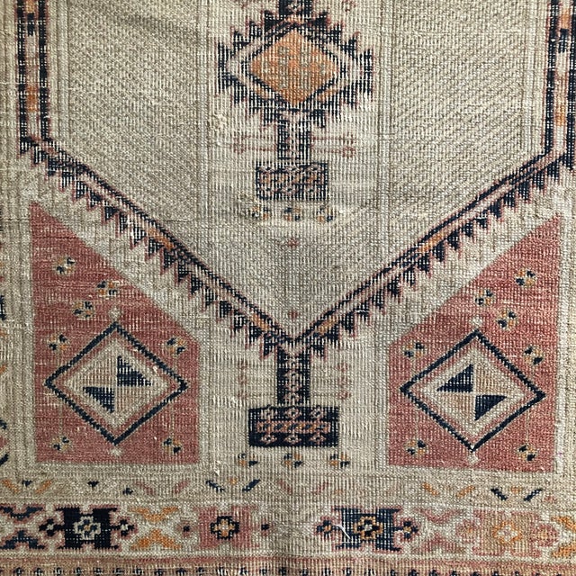 Textile Antique Serapi Rug | Geometric Medallion | 3x5 For Sale - Image 7 of 7