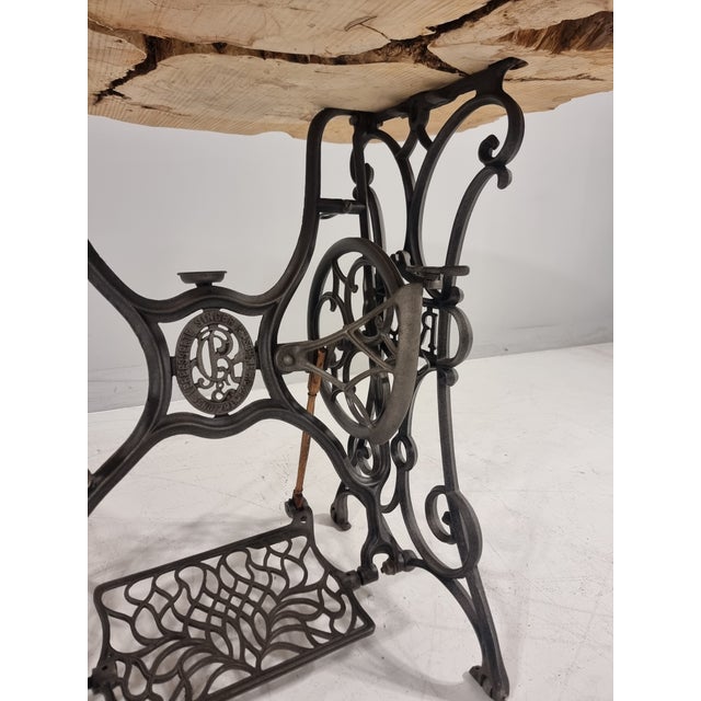 Vintage Table in Poplar, 1950s, in Very Good conditions. Designed 1970 to 1979