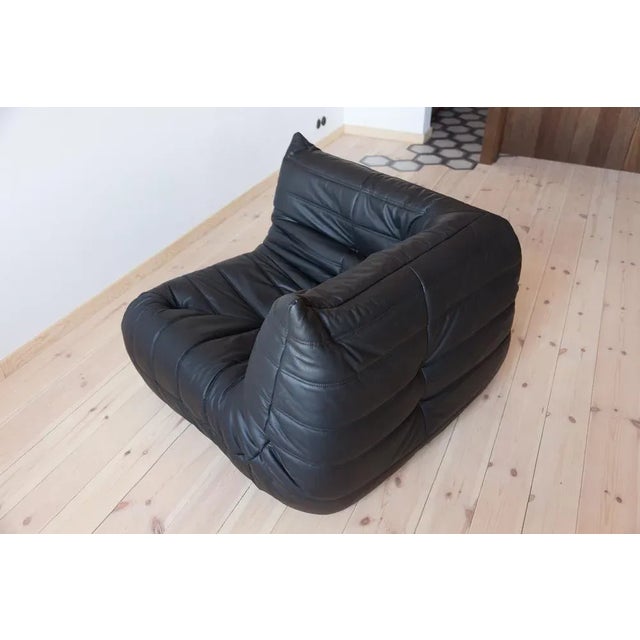 This Togo has been reupholstered with new foam and high-quality new fabric, keeping its inner structure giving the item...