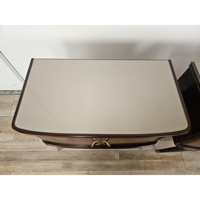 1950s Art Deco Mahogany Crotch Bedside Tables with Glass Top, 1950, Set of 2 For Sale - Image 5 of 18