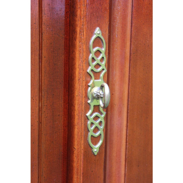 1980s Lexington Two-Door Mahogany Buffet For Sale - Image 10 of 18