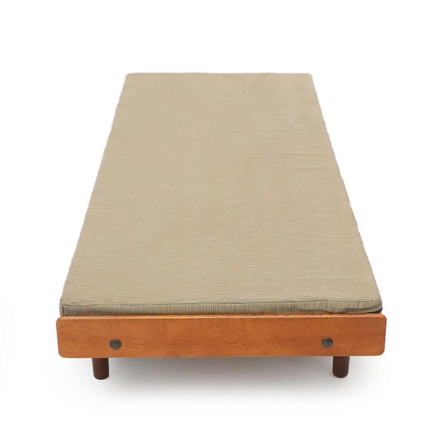 Mid-Century Modern G19 Daybed by Ejvind Johansson for FDB Møbler, 1960s For Sale - Image 3 of 14