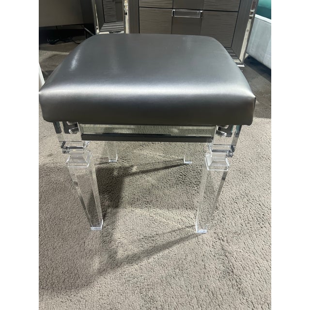 Home Elegance "Tamsin" Vanity With Stool For Sale - Image 10 of 12