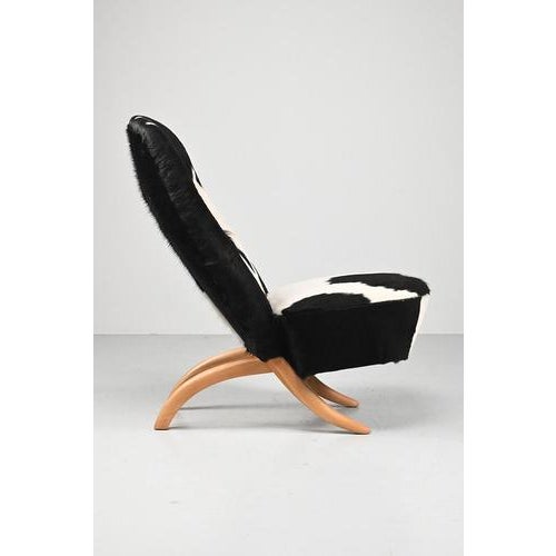 Artifort Congo lounge chair model 1001 from 1952. Designed by Theo Ruth. The chair is made from two parts which can be...