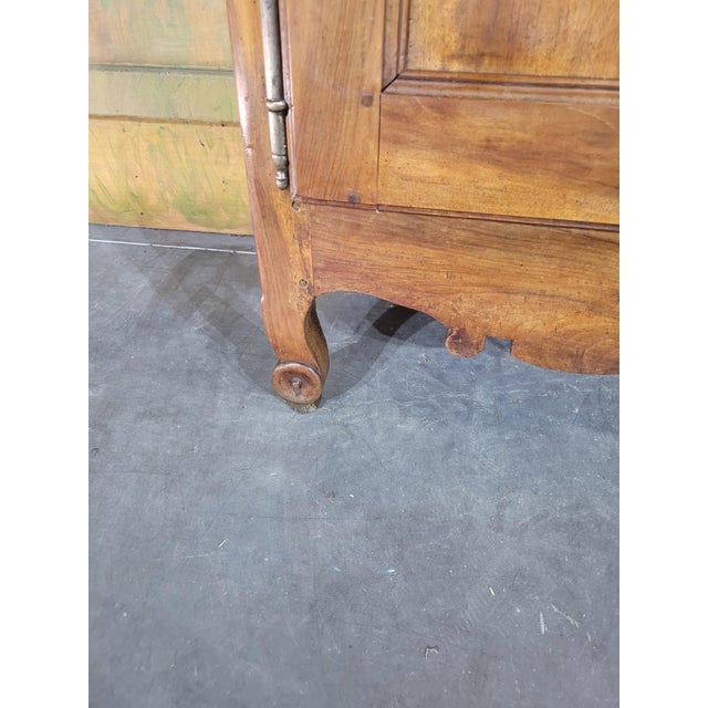 Small Louis XV Style Walnut Bonnetière For Sale - Image 11 of 12