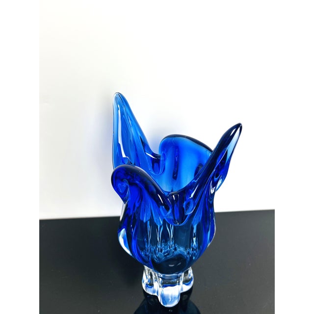 1960s Large Vintage Model 296/1/32 Cobalt Blue Art Glass Vase by Josef Hospodka for Chřibská, Czechoslovakia, 1960s For Sale - Image 5 of 10