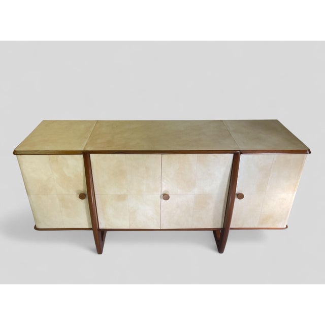This elegant Italian sideboard from the 1940s exemplifies the perfect balance between structural rationality and formal...