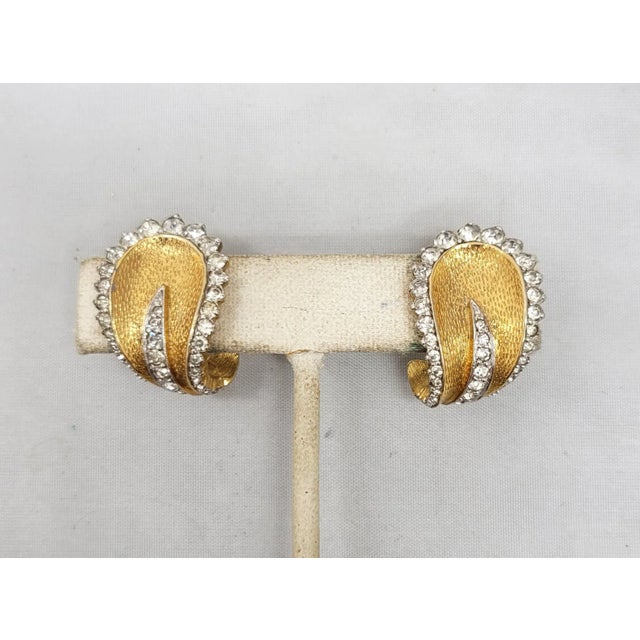 Vintage 1960s Signed Jomaz Goldtone & Clear Rhinestone Clip Earrings - 2 Pieces For Sale In Philadelphia - Image 6 of 9