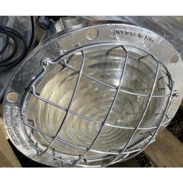 British Army Light in Cast Aluminum and Cast Iron from Simplex Electric Company, 1940s For Sale - Image 4 of 12