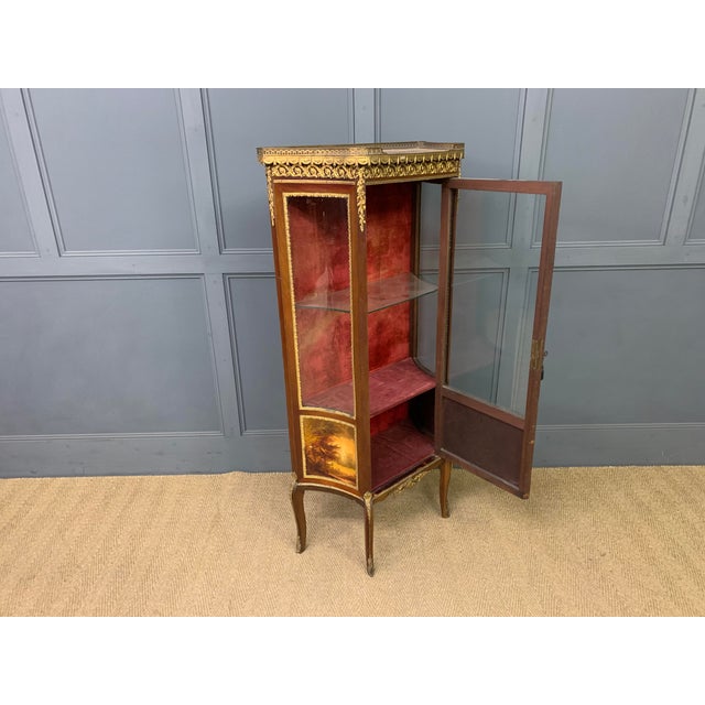 Brown French Mahogany Vitrine by Vernis Martin, 1890 For Sale - Image 8 of 18