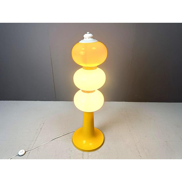 White Mid-Century Italian Glass Floor Lamp, 1960s For Sale - Image 8 of 11