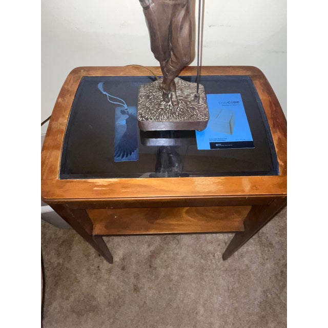 1950s Mid-Century Hollywood Regency 2-Tier Side Table With Smoky Black Glass Top - Model 6099 For Sale - Image 5 of 7