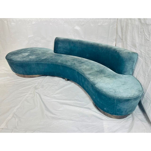 1980s Sculptural Curved Serpentine Sofa in the Manner of Vladimir Kagan For Sale - Image 9 of 18