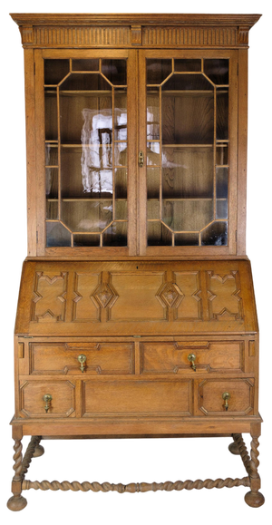 Chatol with Upper Cabinet in Oak with Wood Carvings, England, 1890s