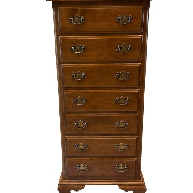 American Ethan Allen Traditional Maple 7-Drawer Tall Chest / Lingerie Chest Vintage Queen Anne Style For Sale - Image 3 of 12