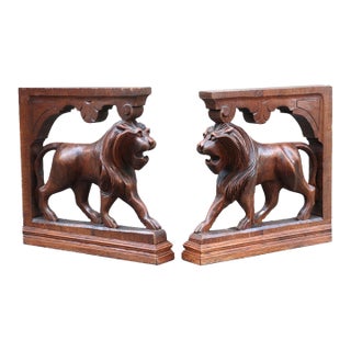 Pair of Large Antique Carved Oak Lions Bookends – 19th Century Renaissance Revival Corbels – Gothic Bookends – Architectural Wood Decor For Sale