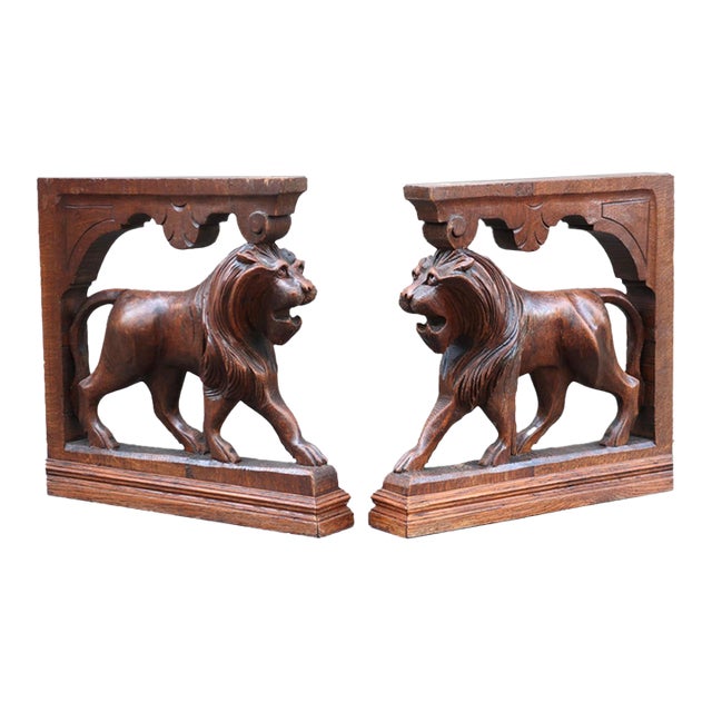 Pair of Large Antique Carved Oak Lions Bookends – 19th Century Renaissance Revival Corbels – Gothic Bookends – Architectural Wood Decor For Sale