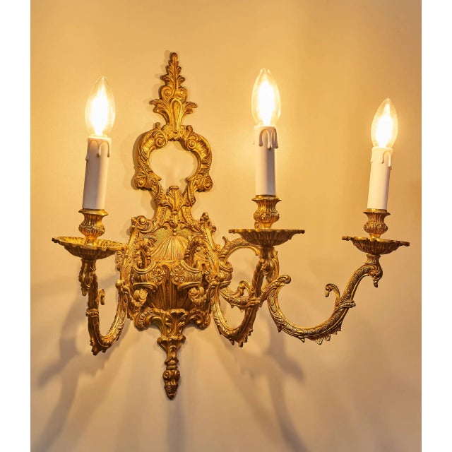 Rococo Wall Lamp in Bronze For Sale - Image 4 of 12