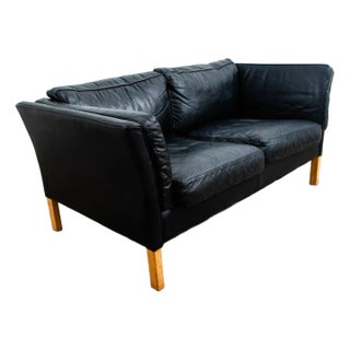 Mid-20th Century Danish Modern Two-Seat Leather Sofa Attributed to Børge Mogensen in Black For Sale