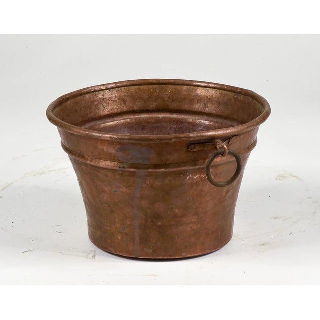 Pottola pan in heavy copper. Mid-20th century. Category: rustic Size: height 15 cm diameter 24 cm color Color: red pink...