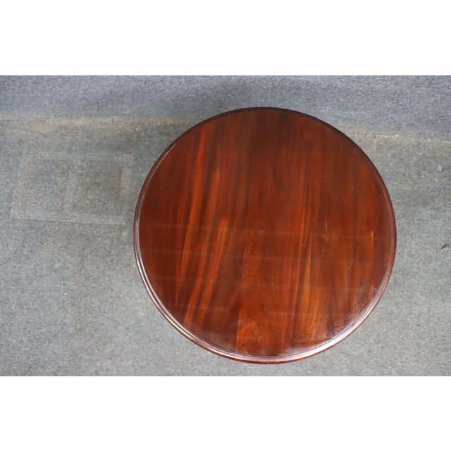 Late 20th Century Henkel Harris Mahogany Round Lamp Table With Lower Shelf, Style No. 5426 For Sale - Image 5 of 13