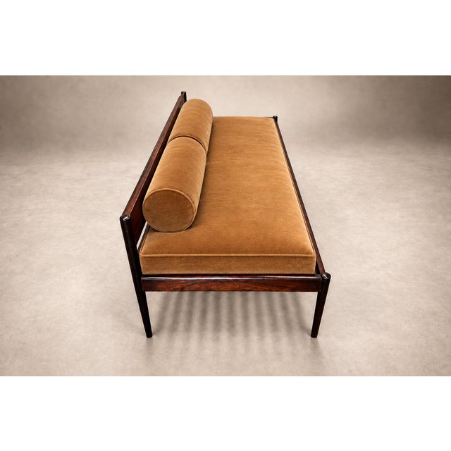 Brazilian Modern Sculpted Daybed in Solid Rosewood & Mohair by Novo Rumo, Brazil, 1960s For Sale - Image 10 of 18