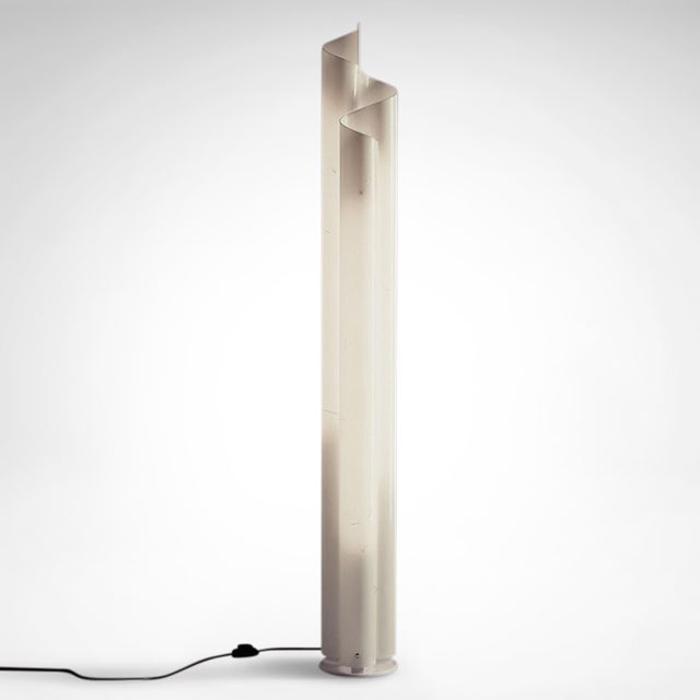 White Chimera Floor Lamp by Vico Magistretti for Artemide, Italy, 1980s For Sale - Image 8 of 8