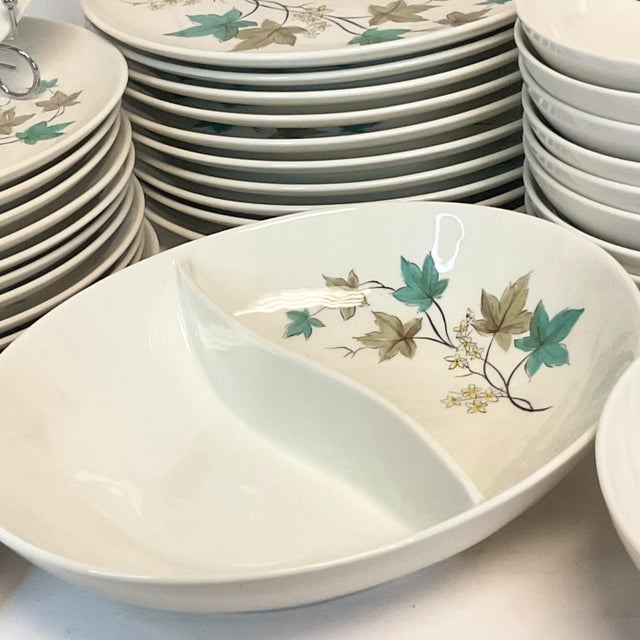 American 1960s Mid-Century Boho Chic Arts & Crafts Syracuse Woodbine China Service for 8+ - Set of 53. For Sale - Image 3 of 12