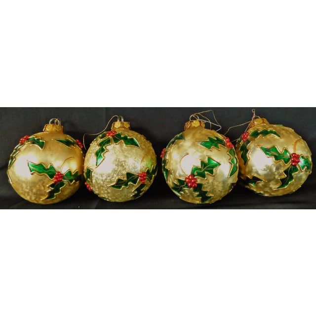 1980s Large Fancy Gold Foil Shimmer Red & Green Mistletoe Hand Painted Glass Christmas Tree Ornaments - Set of 4 For Sale - Image 5 of 5