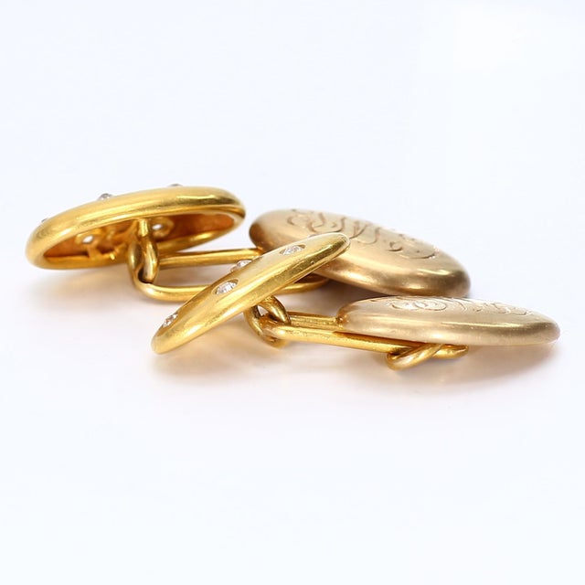 Contemporary Pair of 18k Yellow Gold Cufflinks With Seven Diamond Accents on Each For Sale - Image 3 of 4