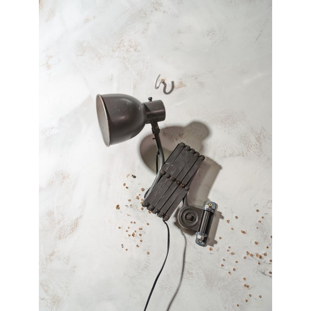 Bauhaus Grey Scissor Wall Lamp by H. Th. J. A. Busquet for Hala Zeist, Netherlands, 1940s For Sale - Image 3 of 15