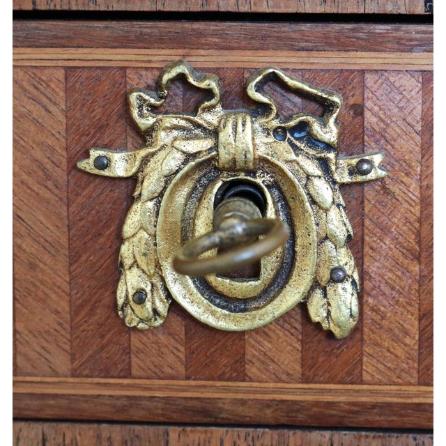 18th Century Louis XVI Womens Desk For Sale - Image 6 of 15