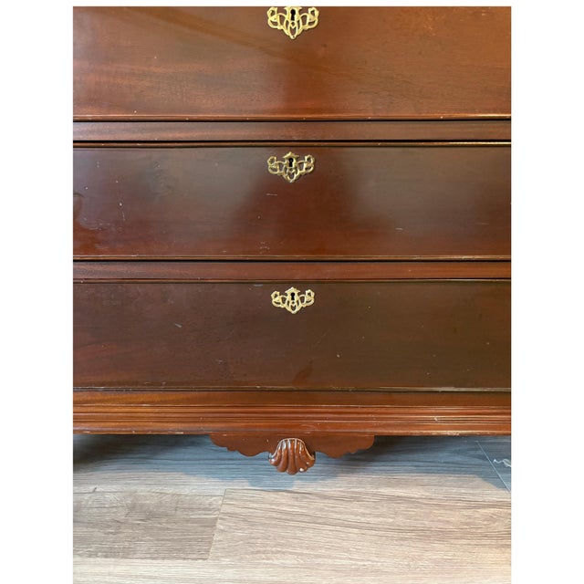 Vintage Chippendale Style Mahogany Highboy Chest on Chest With Carved Bonnet Top & Working Keys For Sale - Image 11 of 12